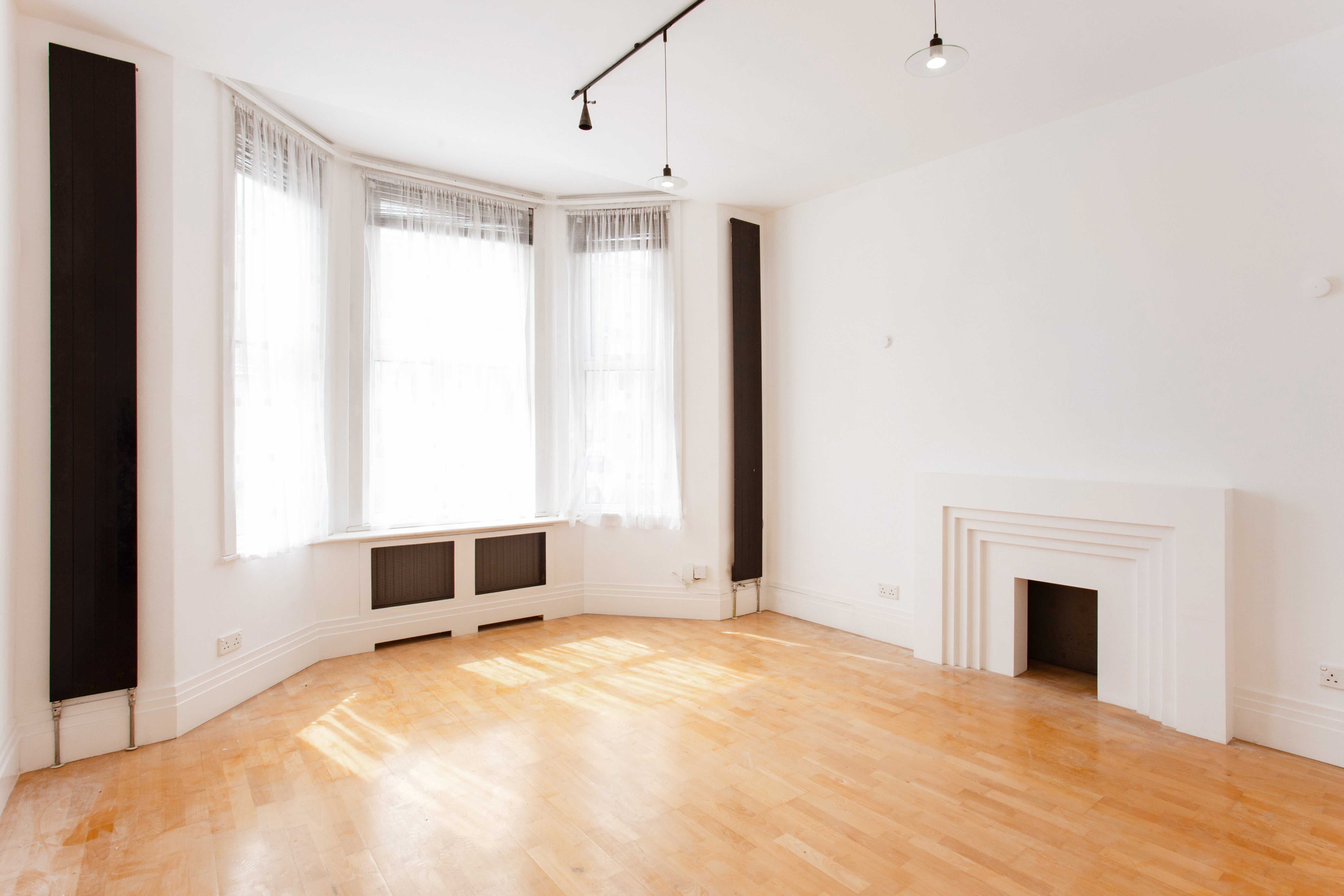 Flat Warwick Road in Greater London