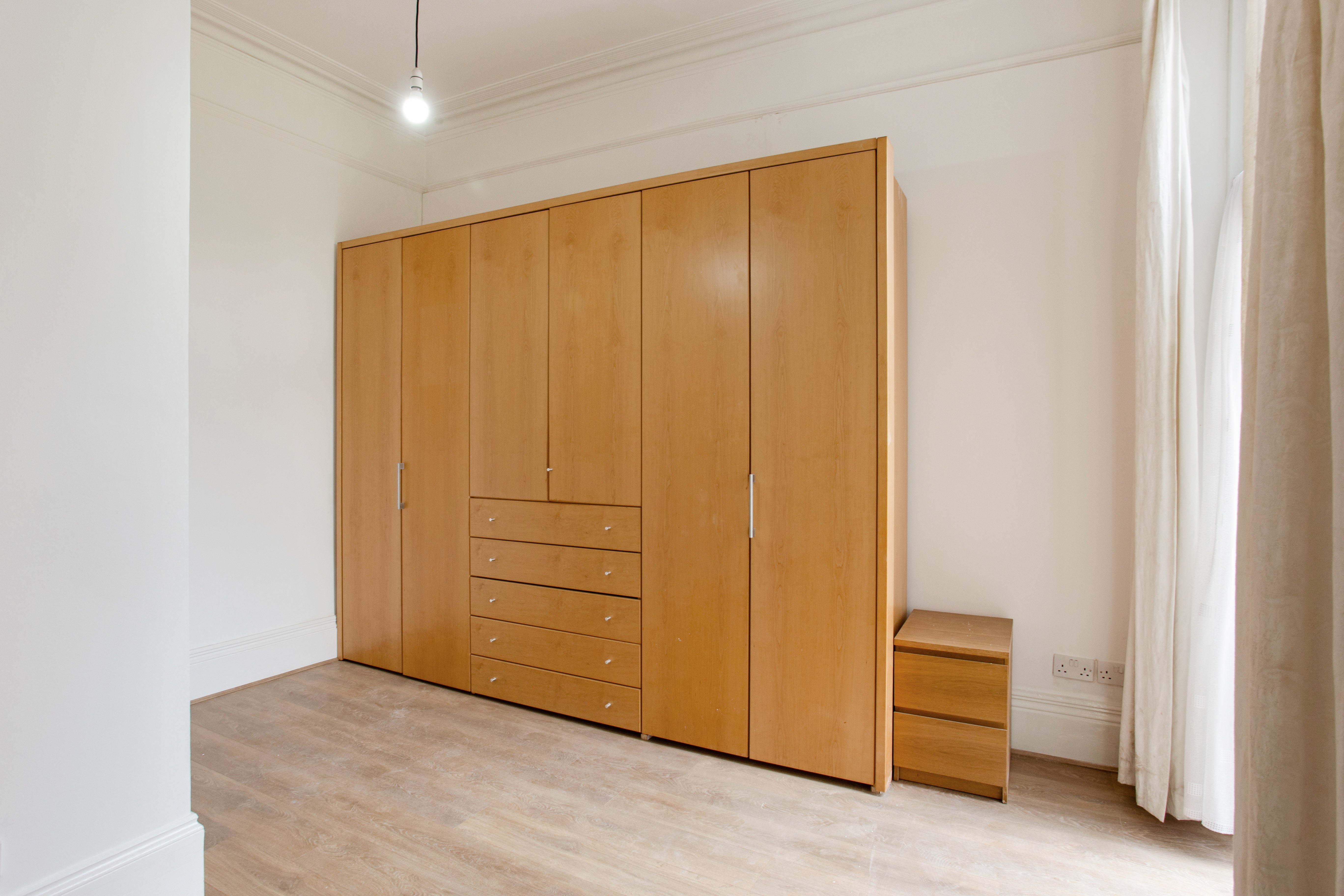 Flat Warwick Road in Greater London