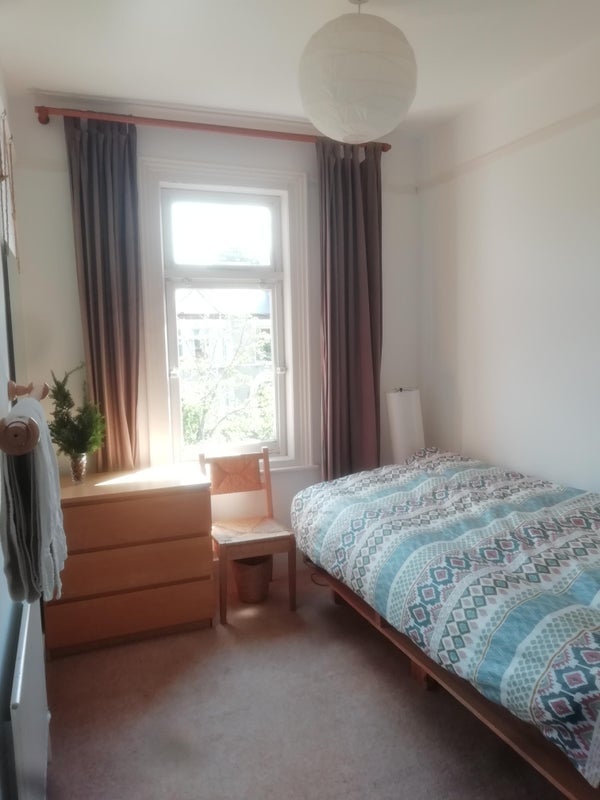Room Birkhall Road in Greater London