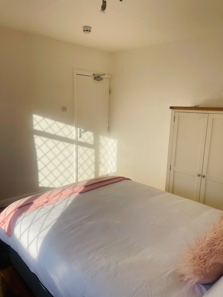 Room Raynton Drive in Greater London