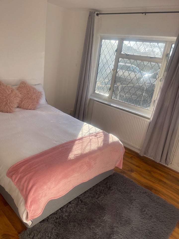 Room Raynton Drive in Greater London