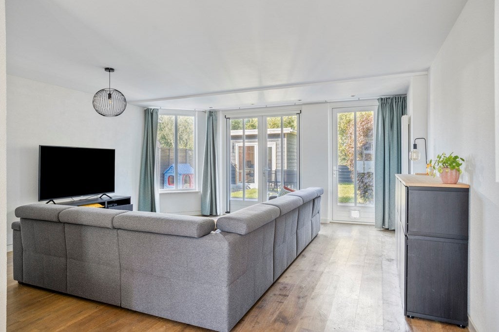 Tussenwoning te koop: Newtonlaan 52, Vlijmen