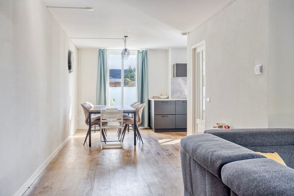 Tussenwoning te koop: Newtonlaan 52, Vlijmen