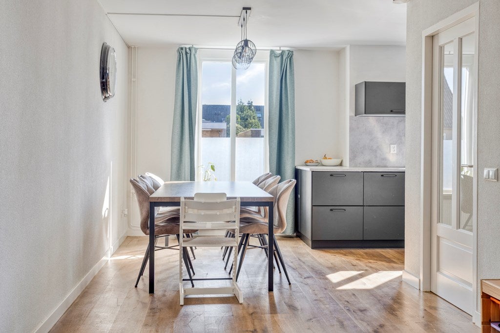 Tussenwoning te koop: Newtonlaan 52, Vlijmen