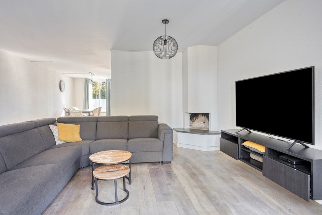 Tussenwoning te koop: Newtonlaan 52, Vlijmen