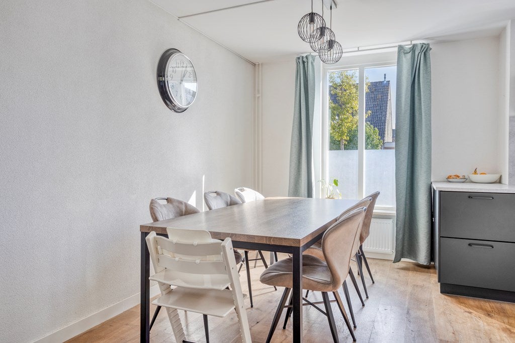 Tussenwoning te koop: Newtonlaan 52, Vlijmen