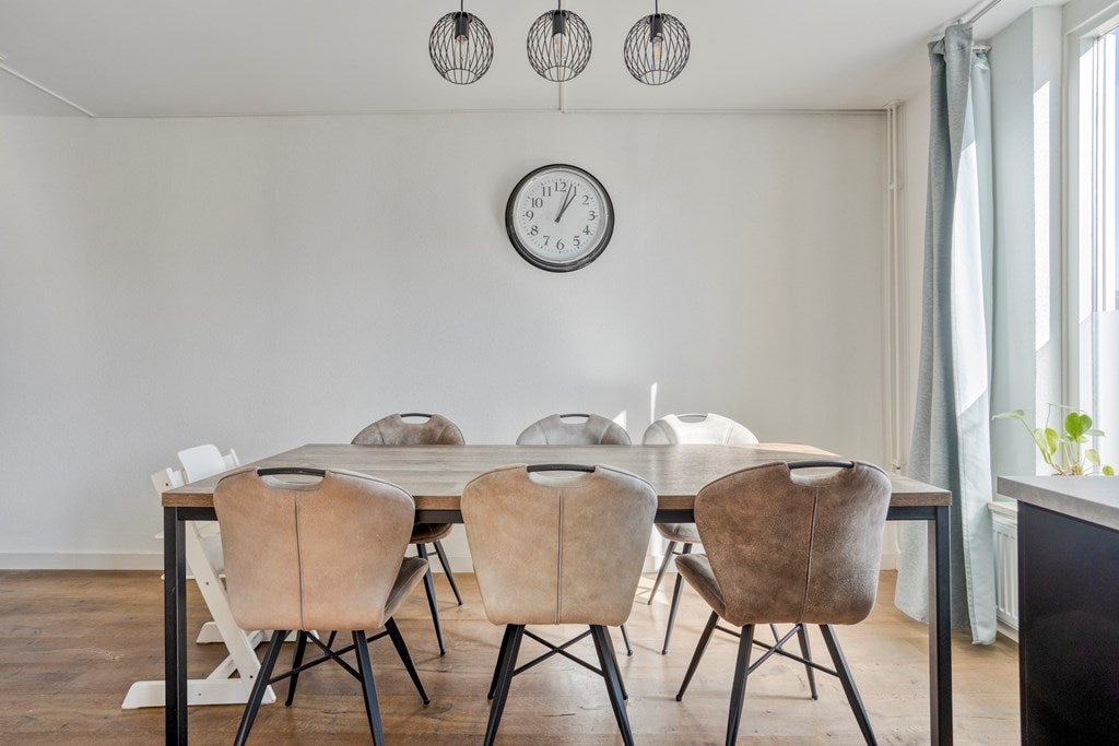 Tussenwoning te koop: Newtonlaan 52, Vlijmen