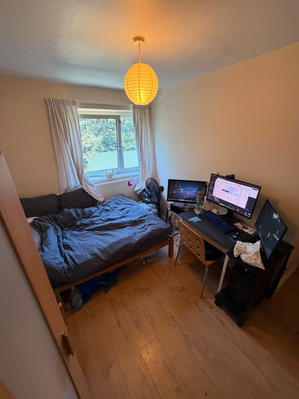 Room Petersfield Rise in Greater London