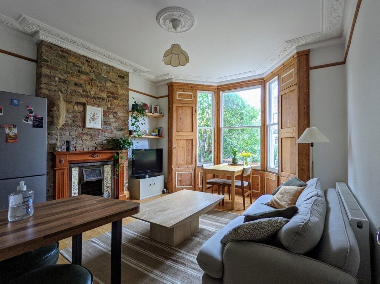 Flat Brooke Road in Greater London