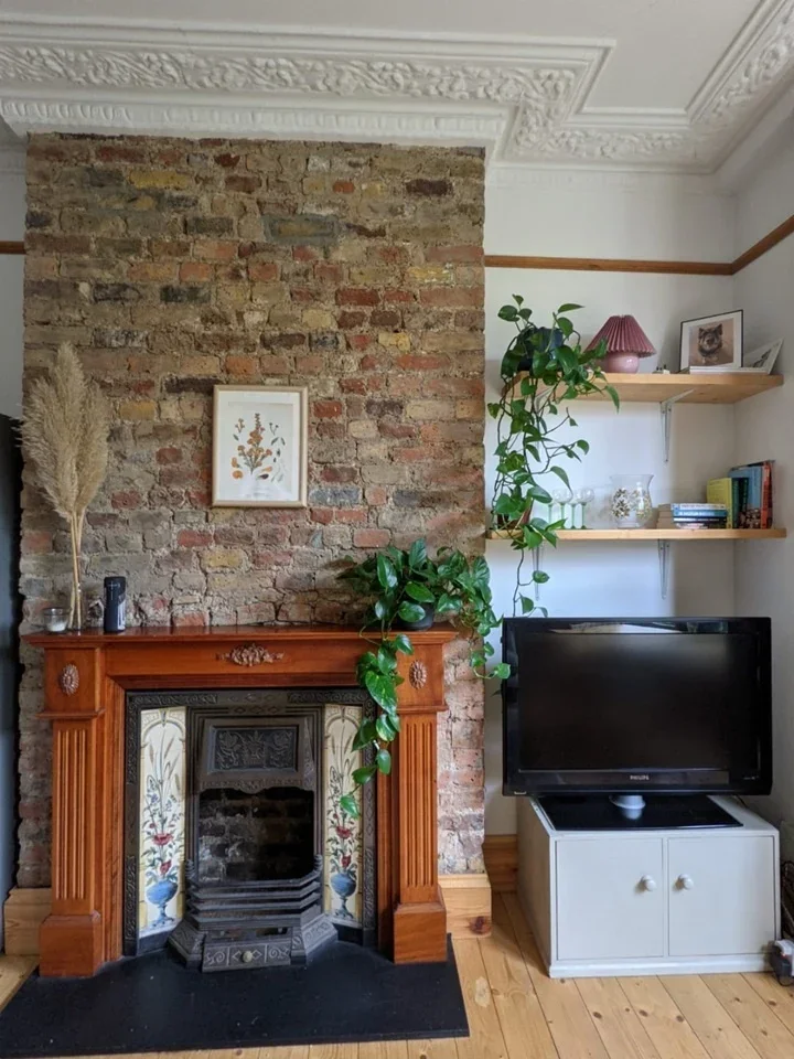 Flat Brooke Road in Greater London