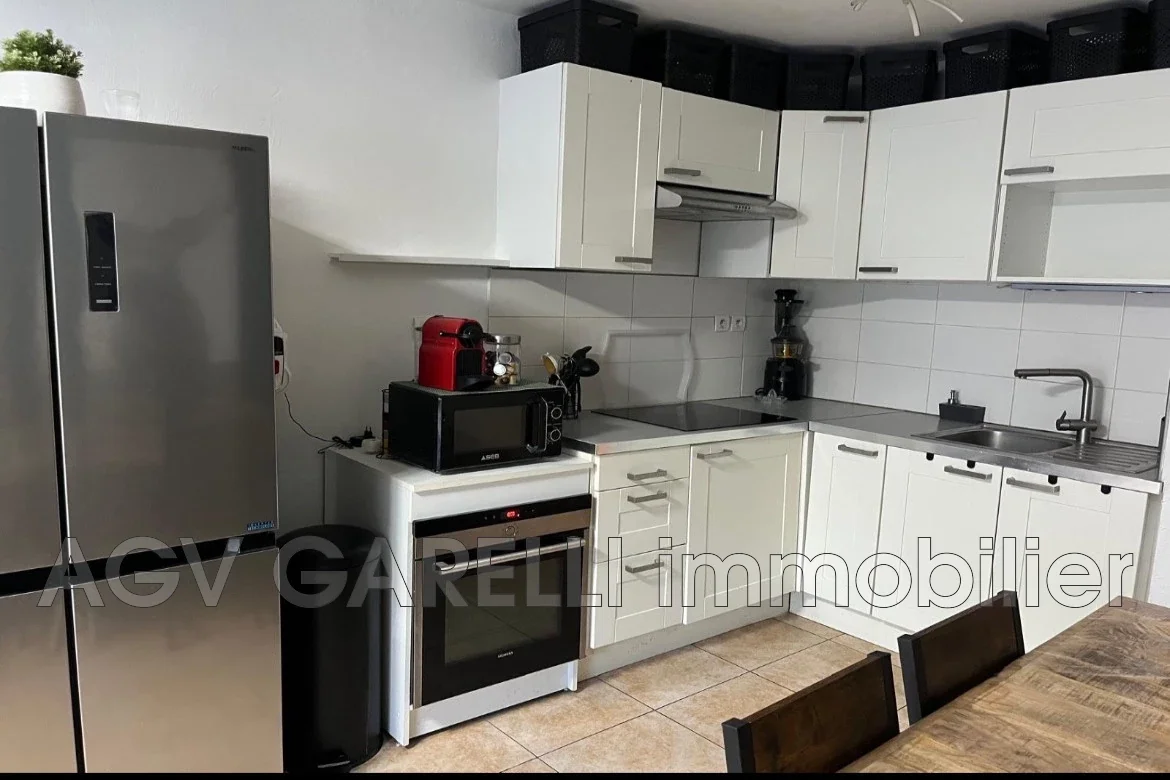 Appartement Avenue de la Première Division Brosset à Hyères