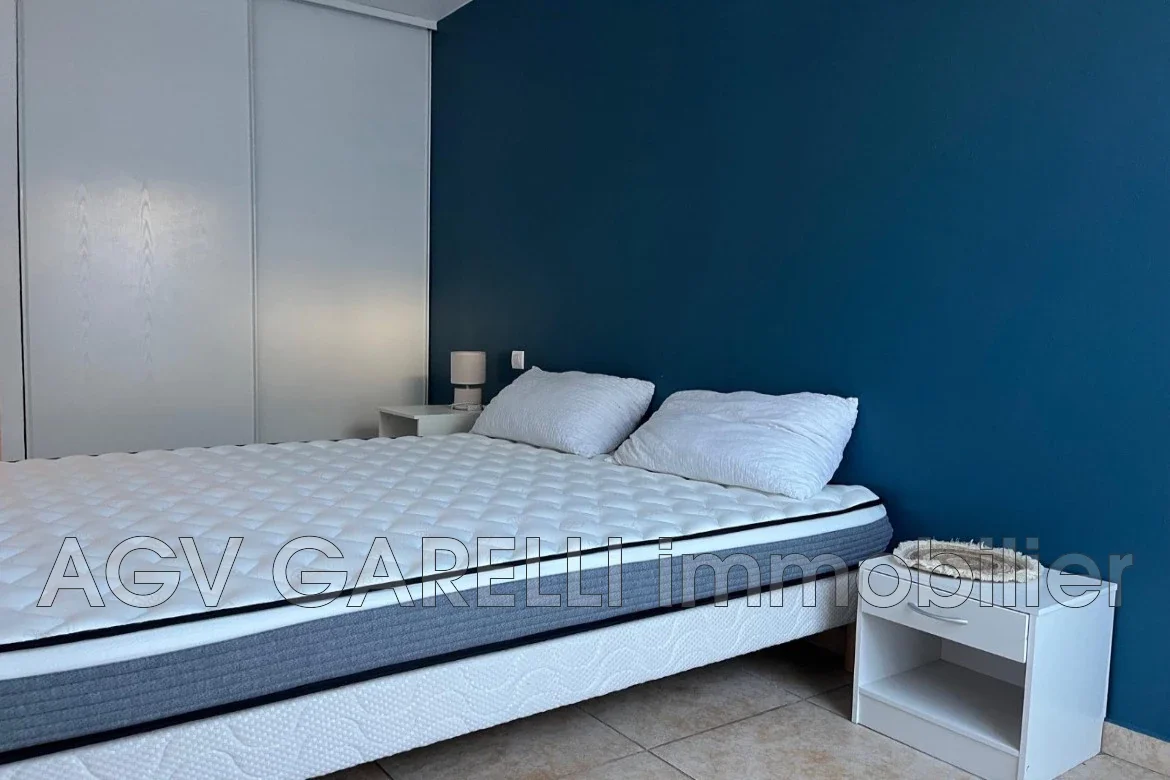 Appartement Avenue de la Première Division Brosset à Hyères