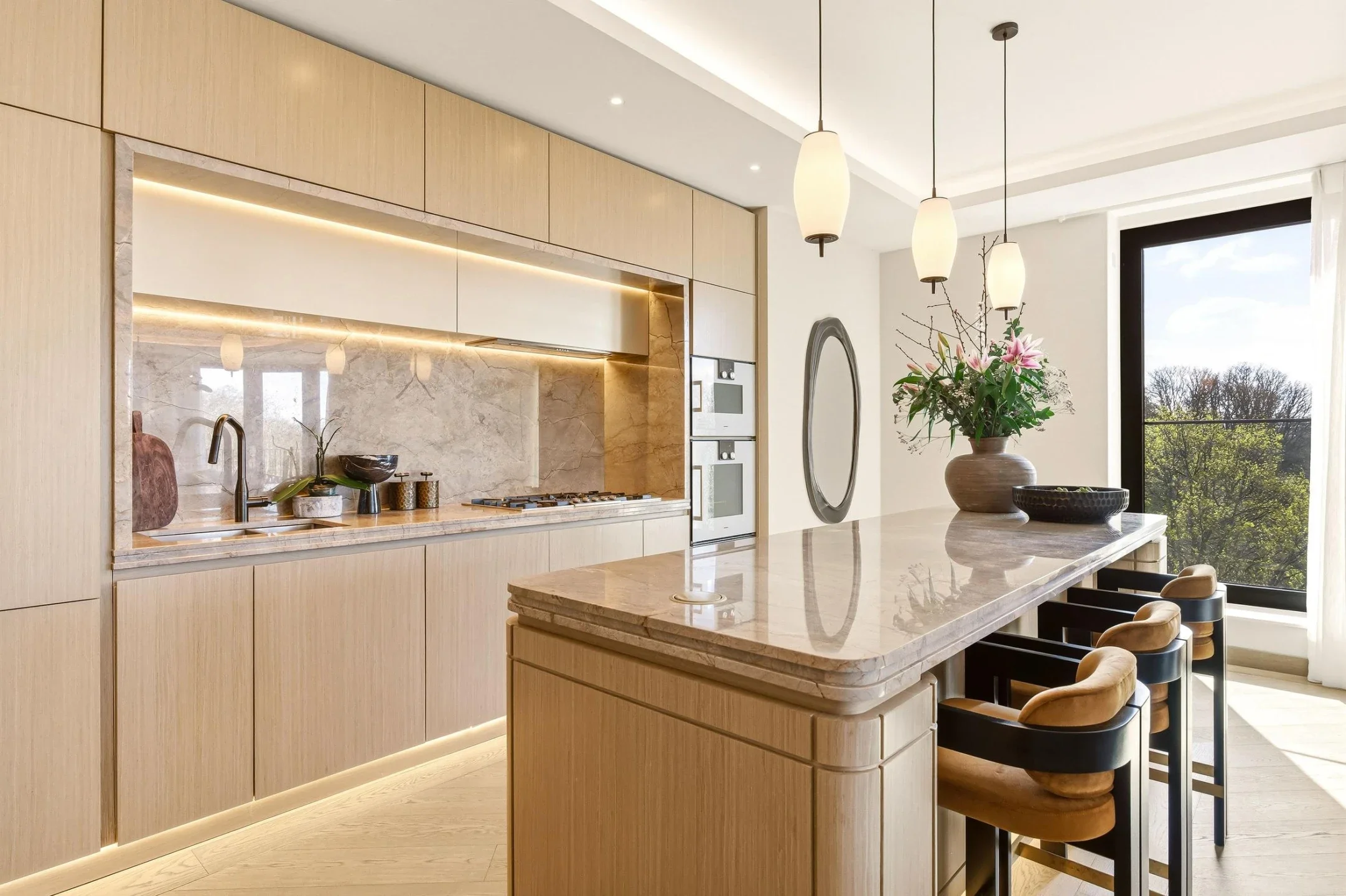 Flat Queensway in City of Westminster