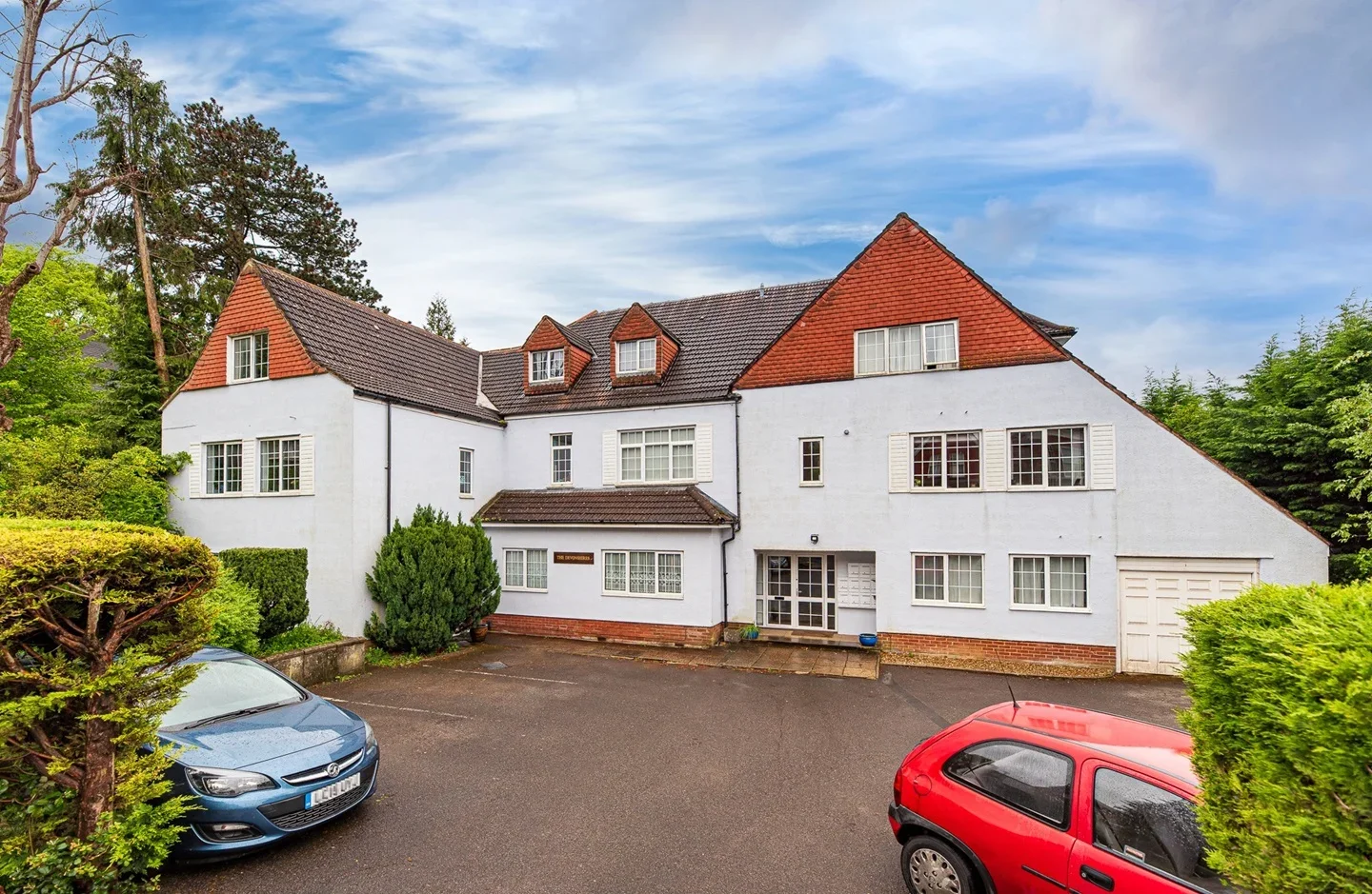 Flat Burgh Heath Road in Epsom and Ewell