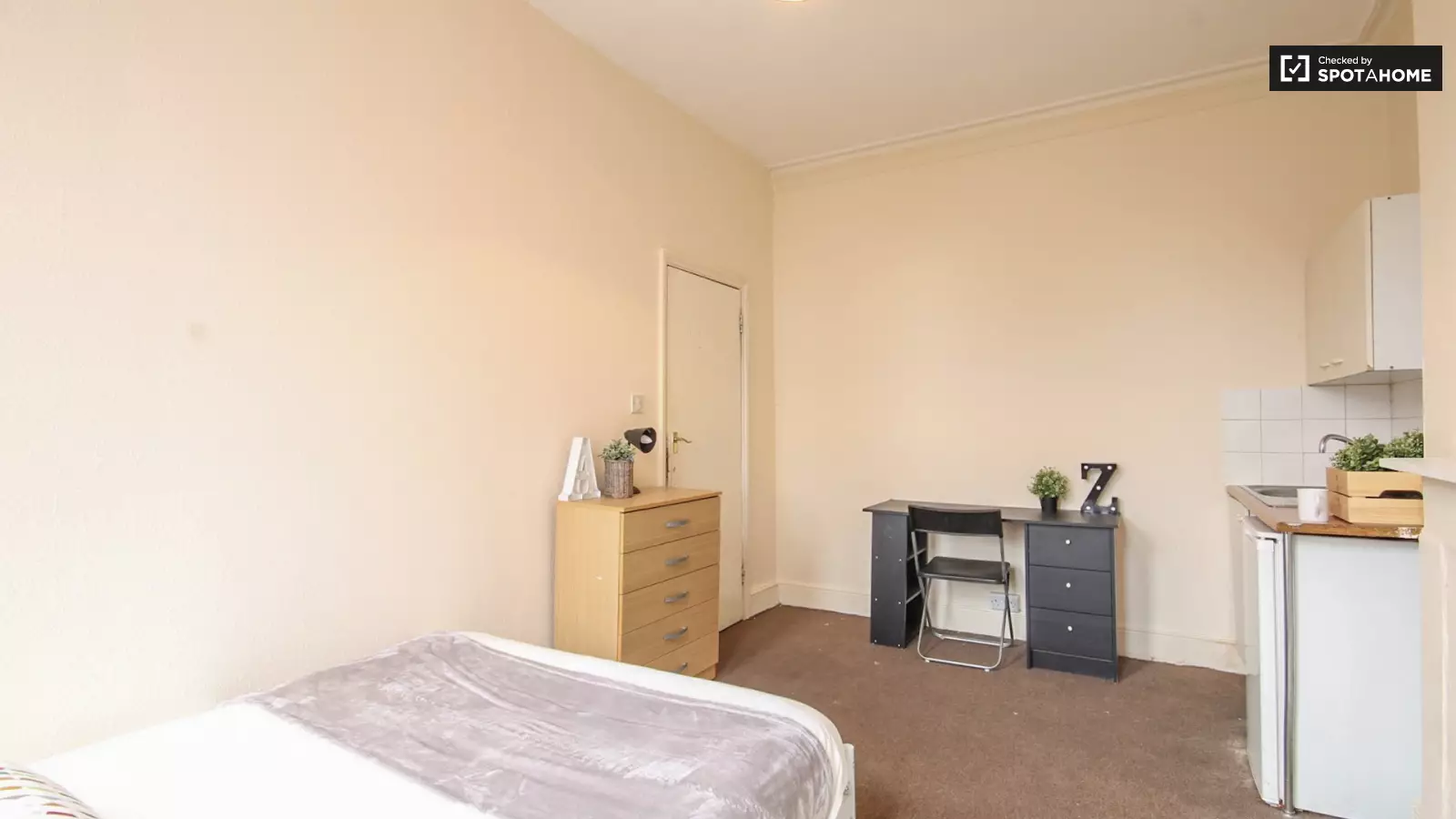 Flat Kilburn High Road in Greater London