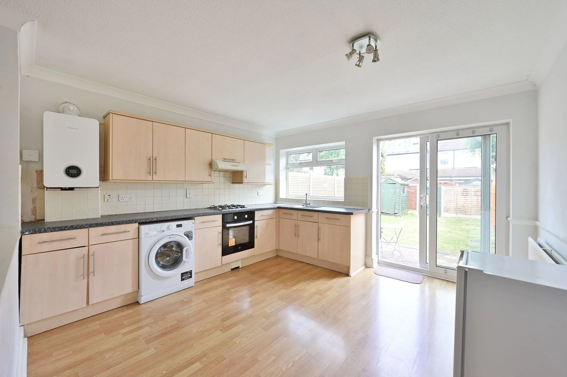 Flat Kohat Road in Greater London