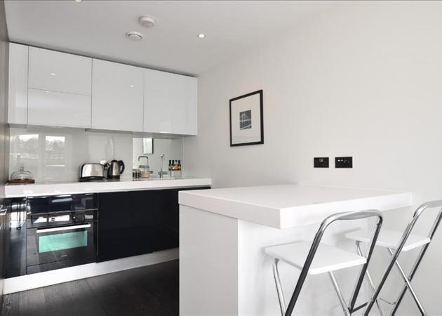 Flat Gatliff Road in City of Westminster