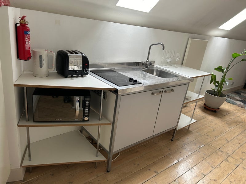 Room Kirkstall Road in Greater London