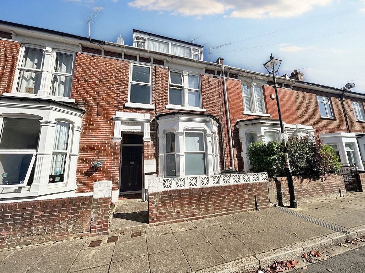 Flat Lowcay Road in Portsmouth
