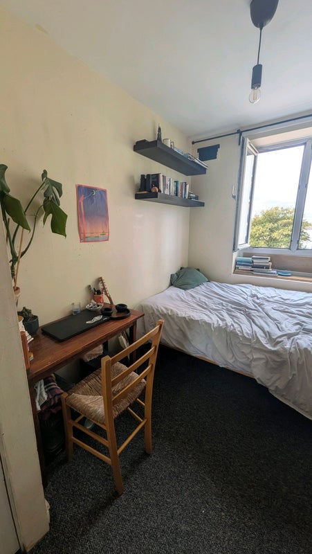 Room Wilton Way in Greater London