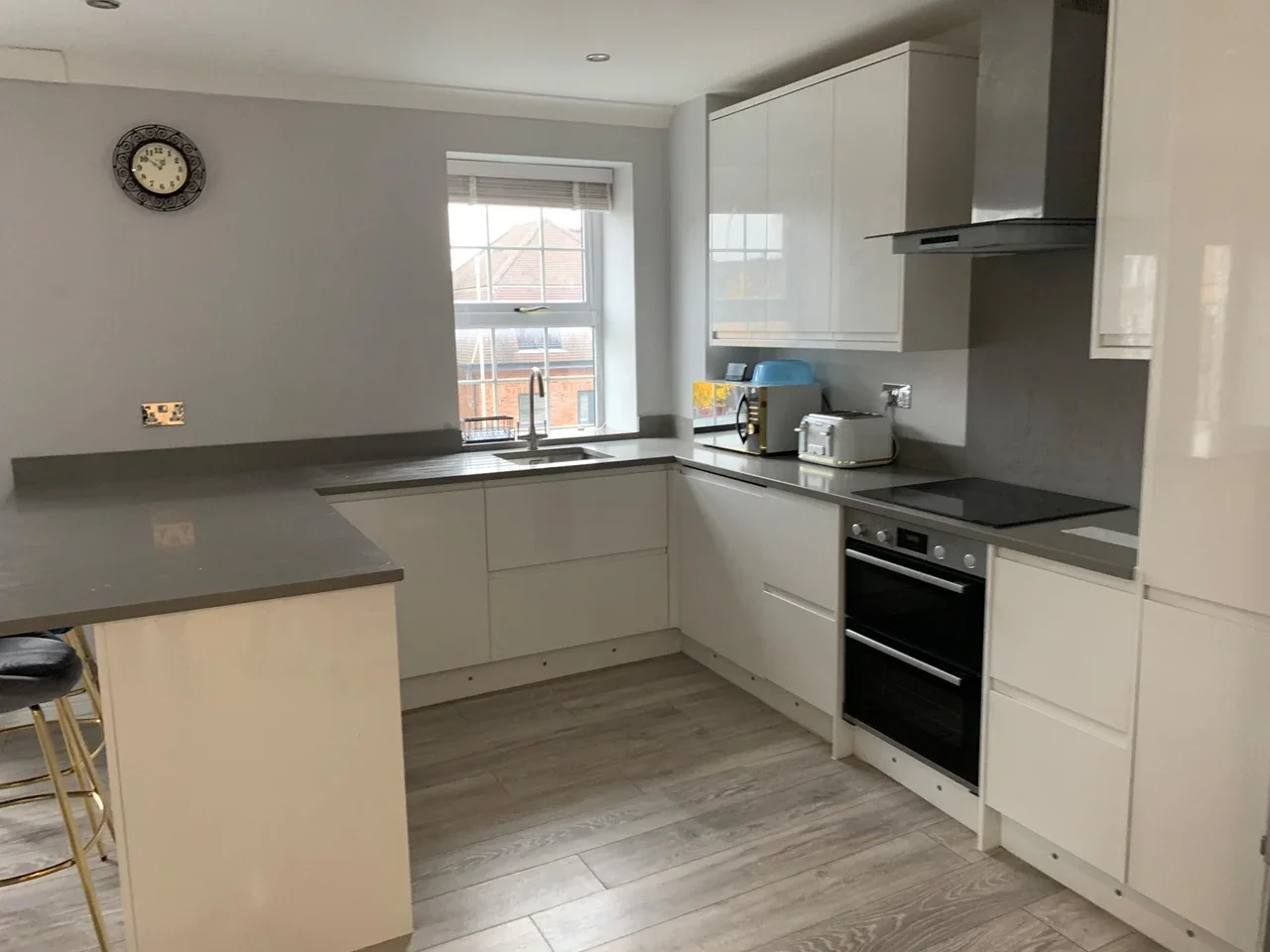 Flat Pembroke Road in Greater London