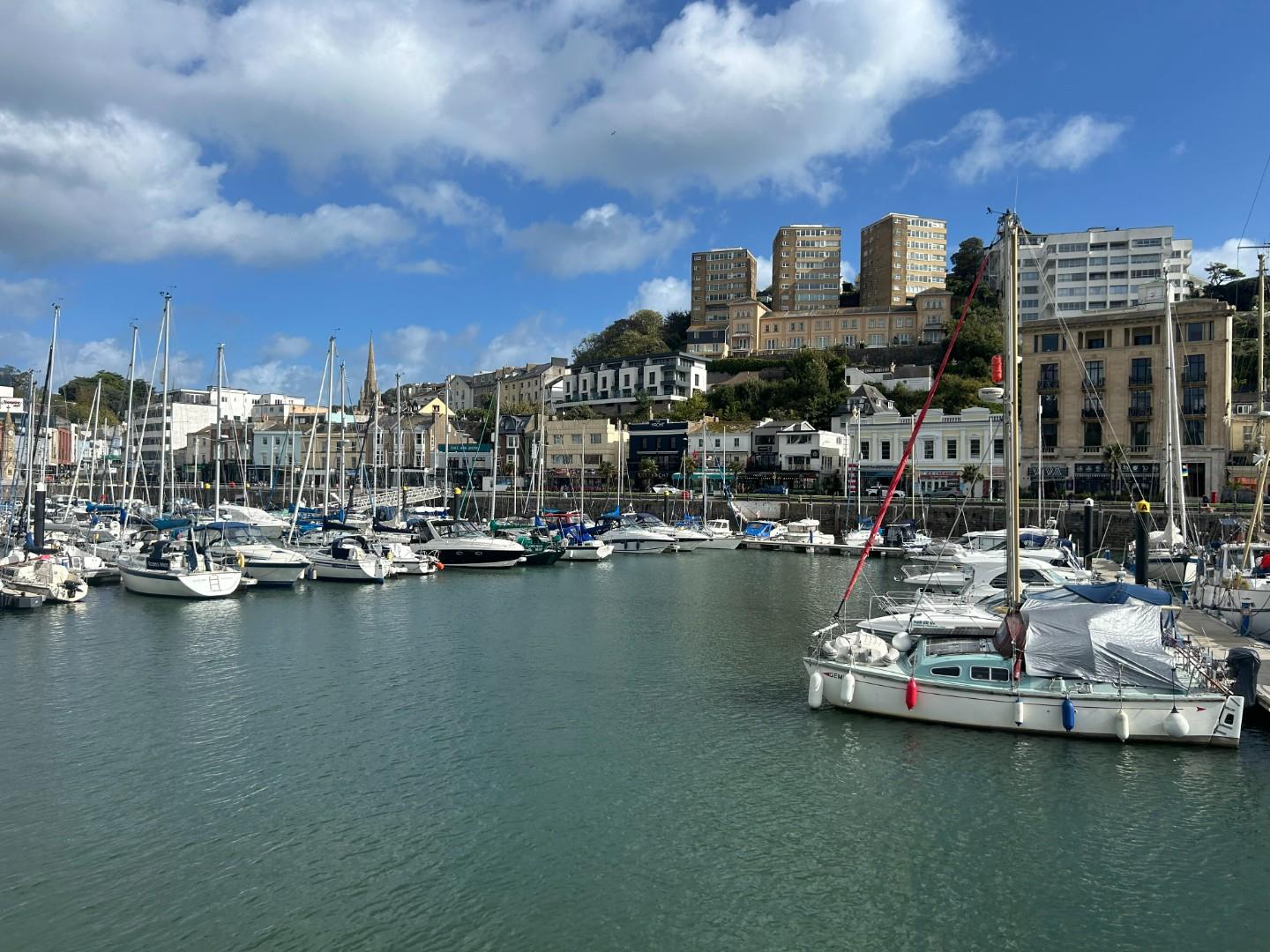 Flat Victoria Parade in Torquay