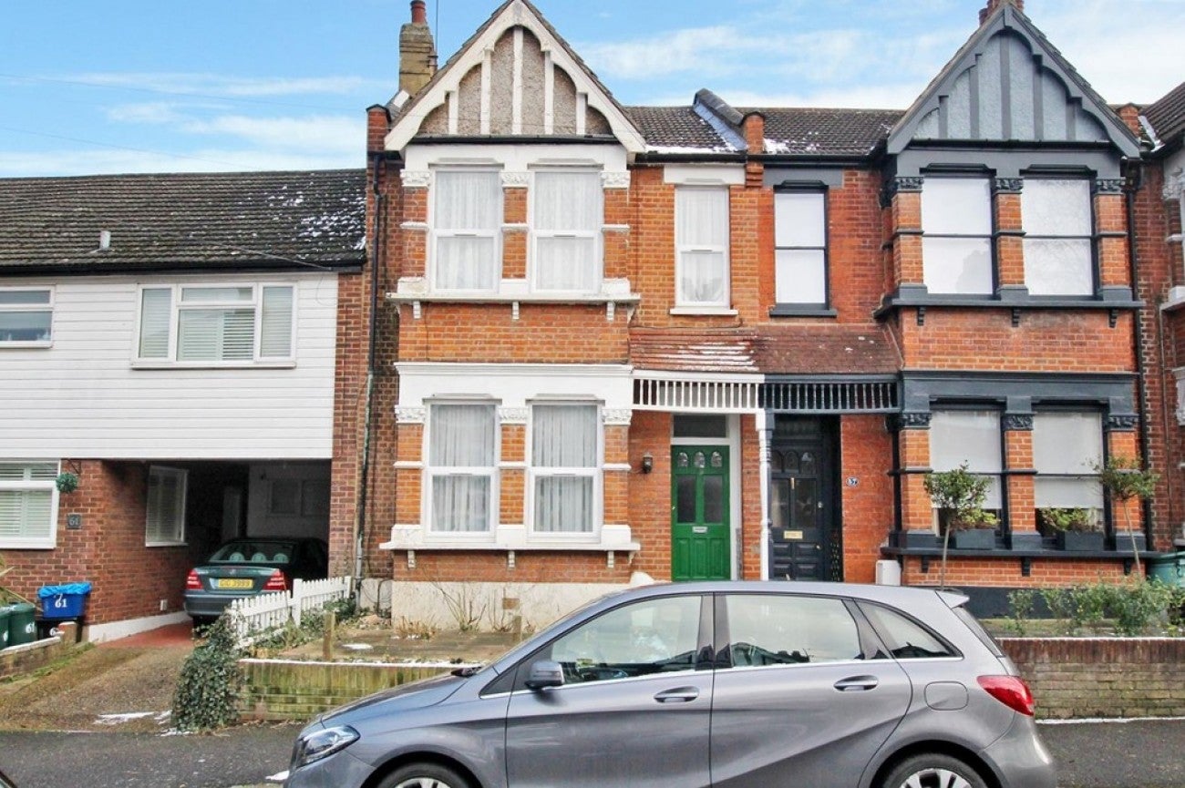 House Wynndale Road in Greater London