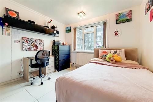 Room Bridgeway Street in London