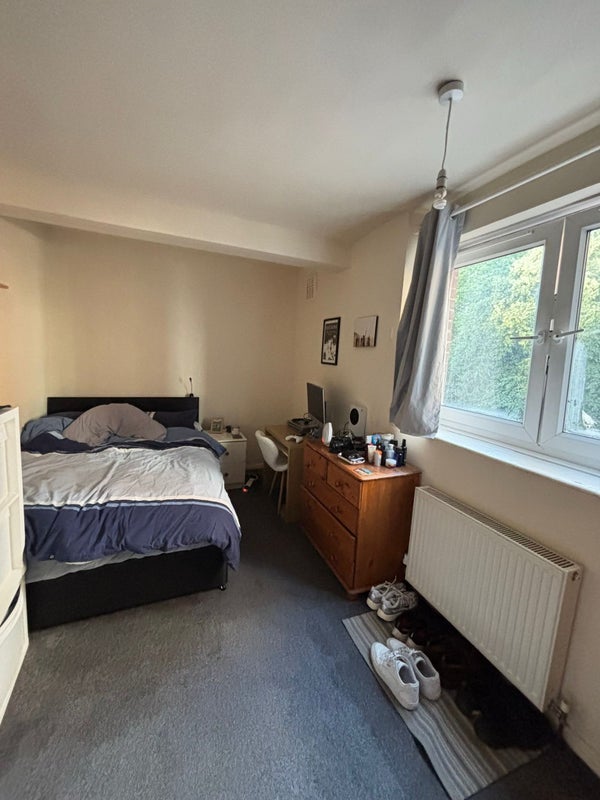 Room Binfield Road in Greater London