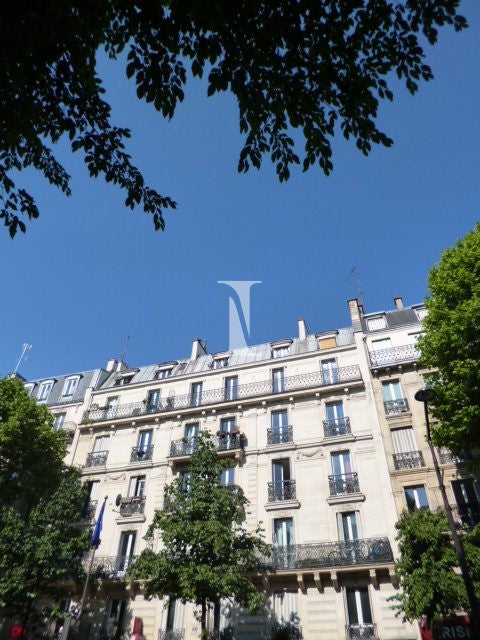 Room Boulevard Barbès in Paris