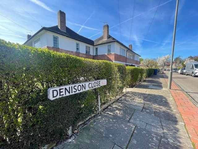 Flat Denison Close in Greater London