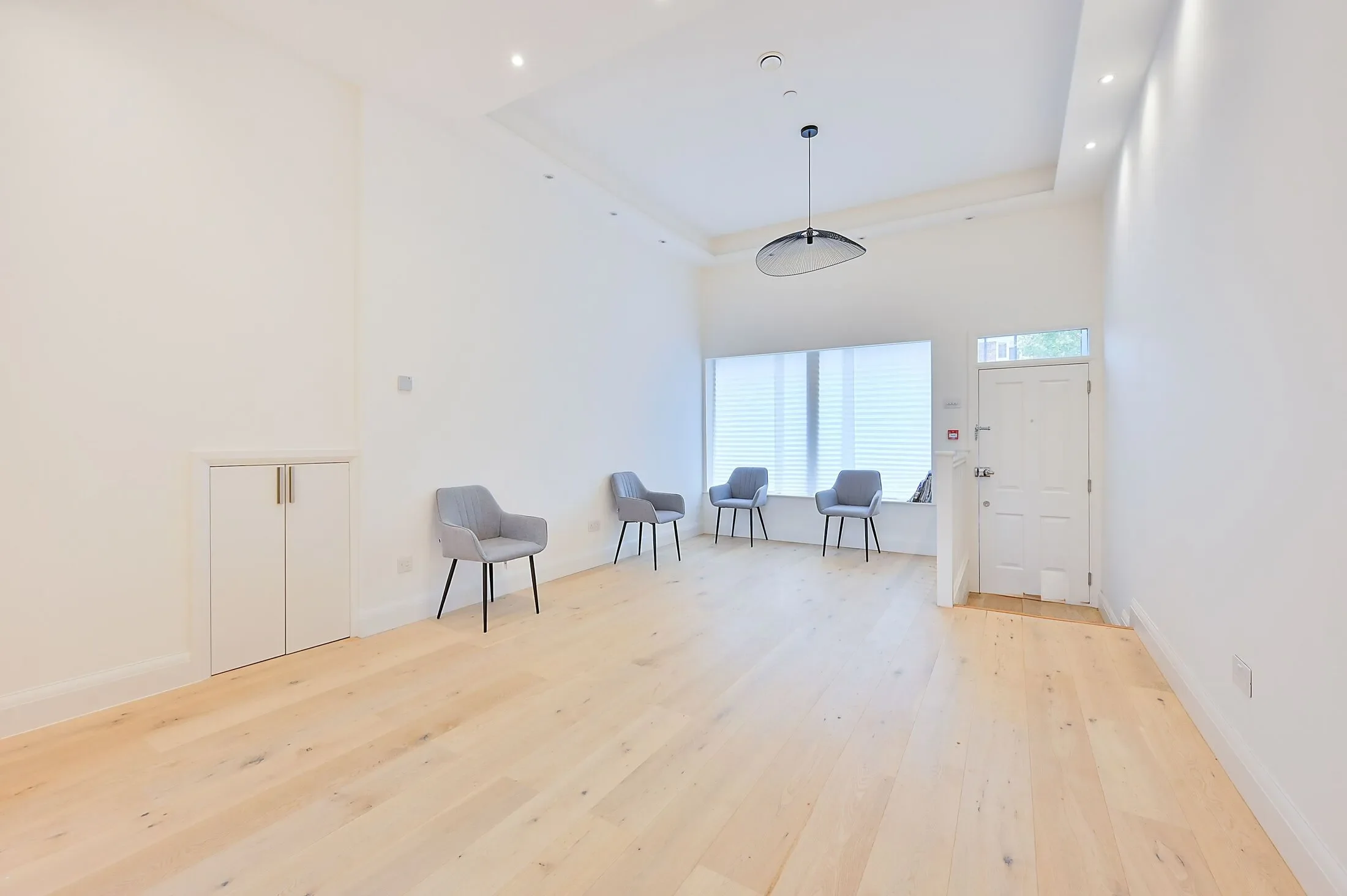 Flat Sulgrave Road in Greater London