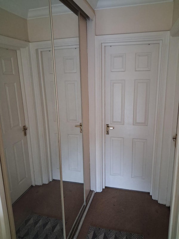 Room Kentish Town Road in Greater London