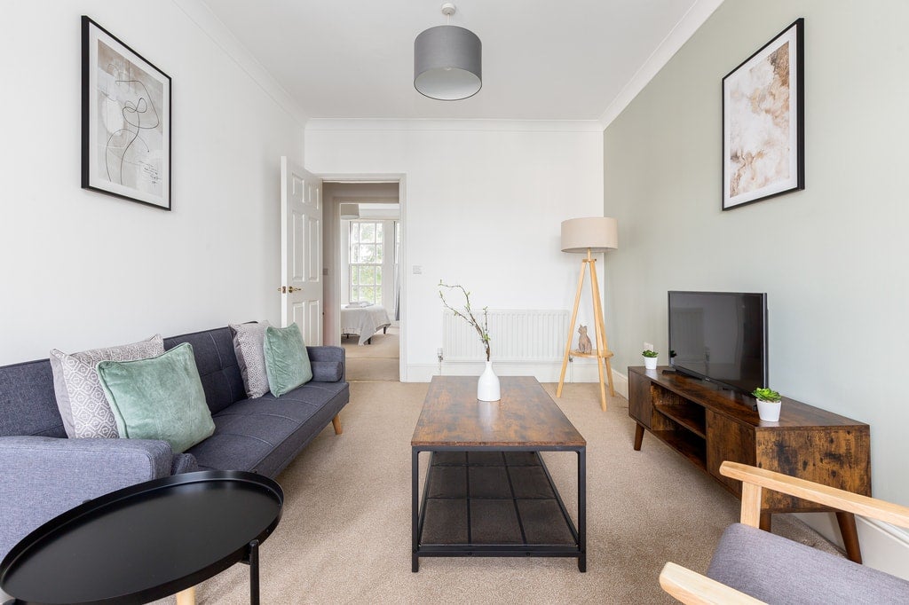Flat Queensbridge Road in Greater London