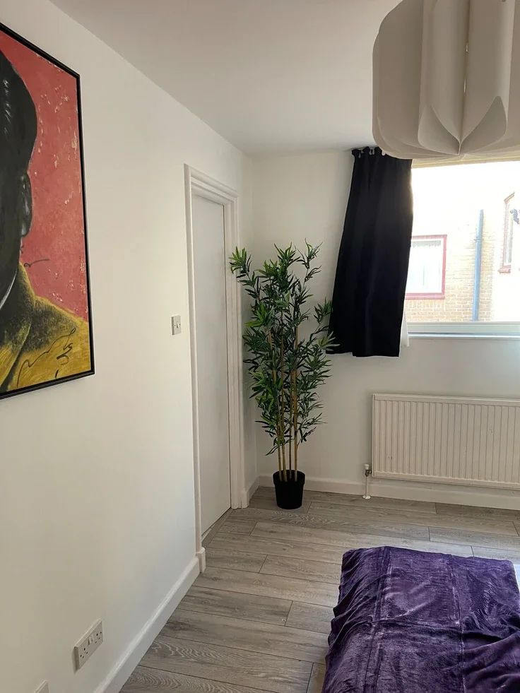 Flat Cape Yard in Greater London