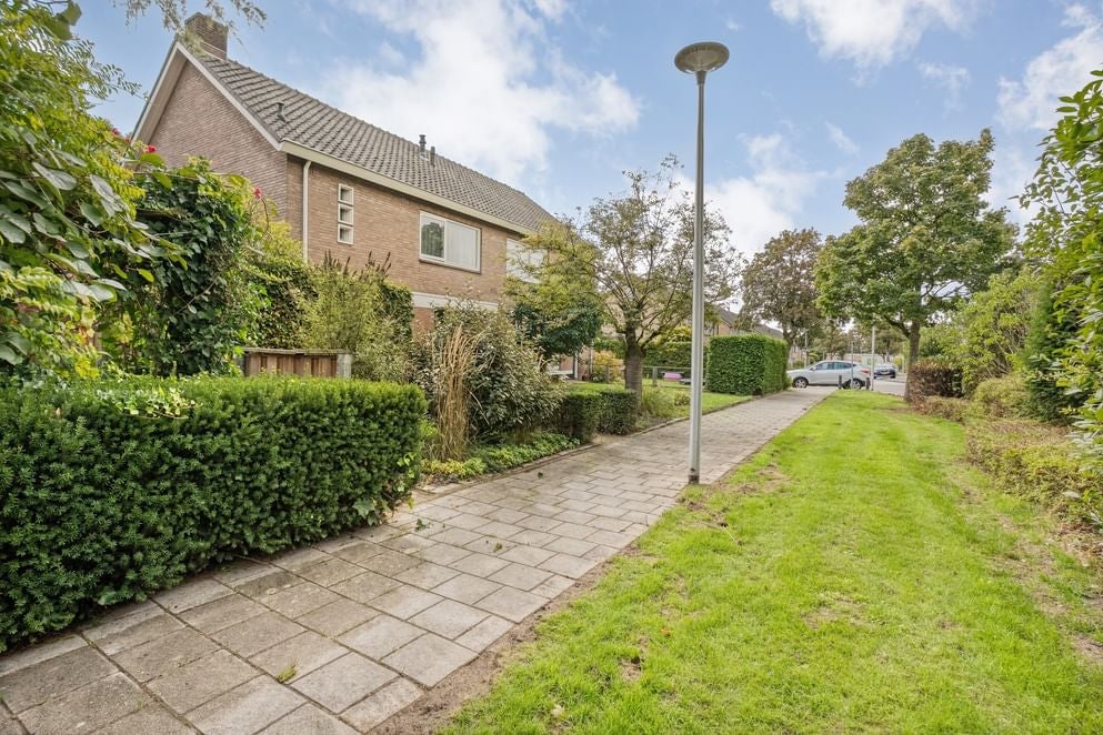 Tussenwoning te koop: Alleeweg 68, Oldenzaal