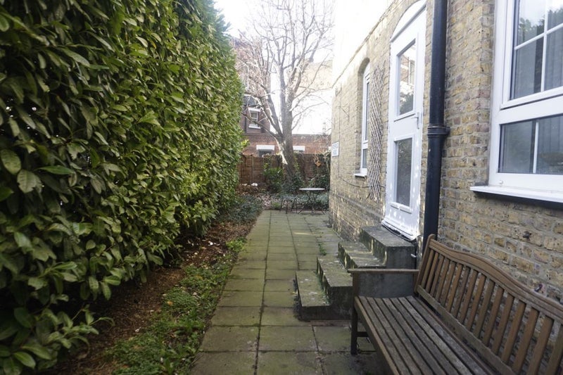 Room Birchfield Street in Greater London