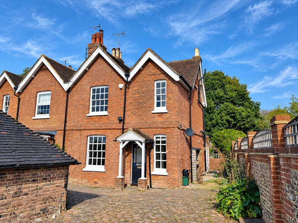 House Chalkers Lane in Hurstpierpoint and Sayers Common