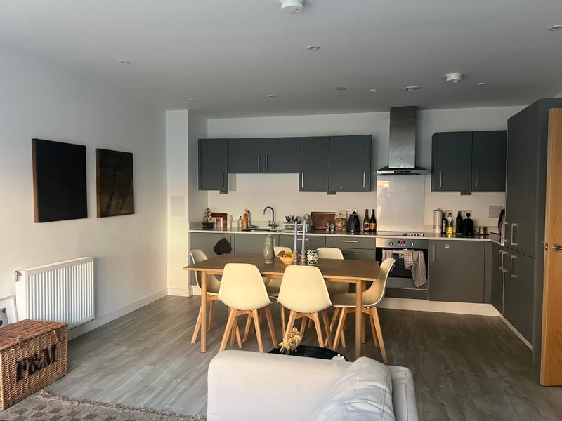 Room Hollydene in Greater London