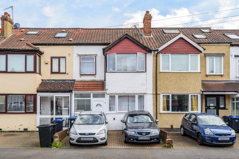 Room Grove Road in Greater London