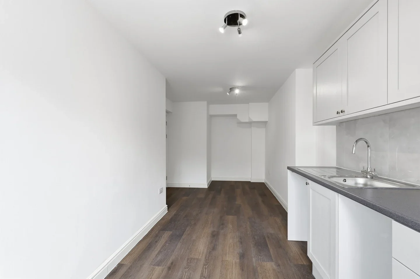 Flat Southend Lane in Greater London