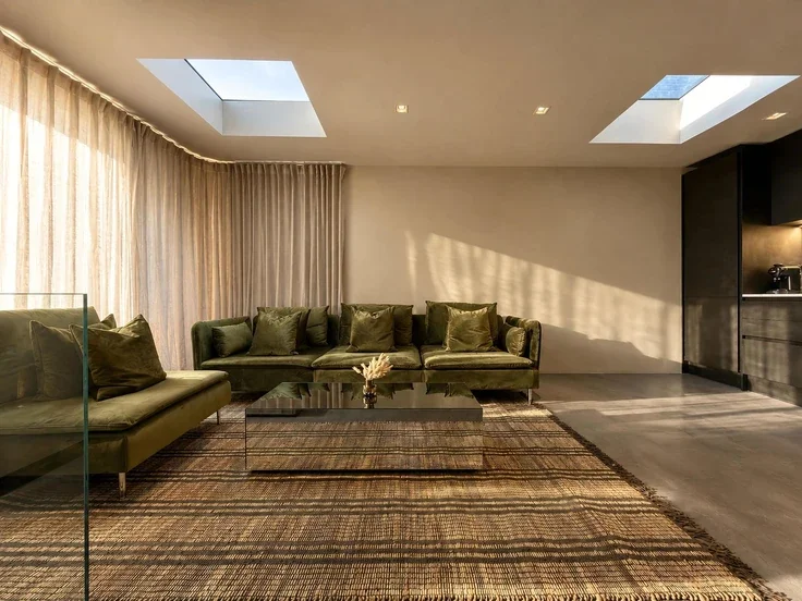 Flat Holland Park Avenue in Greater London