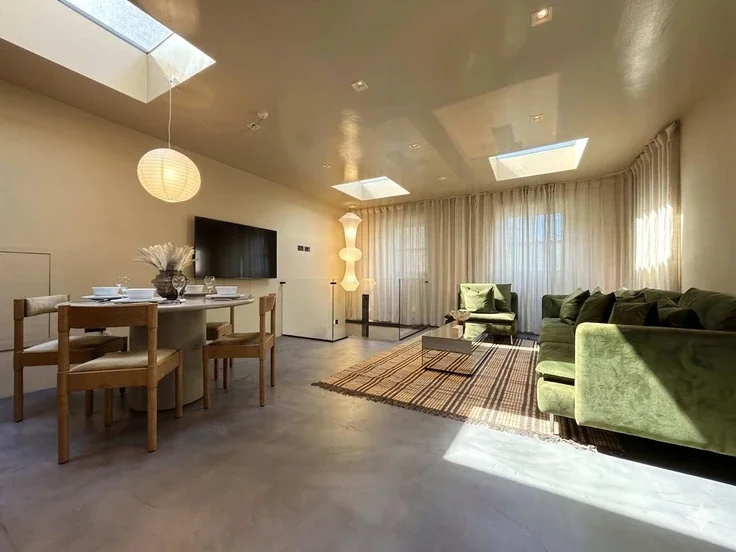 Flat Holland Park Avenue in Greater London