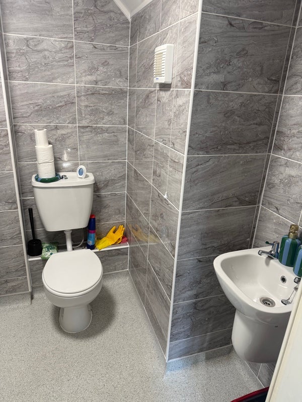 Room Farrier Road in Kirkby