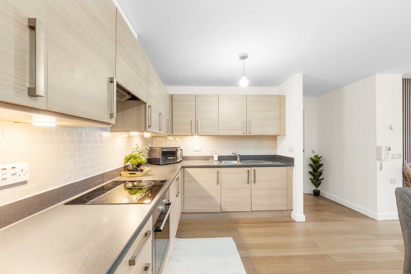 Flat Empire Way in Greater London