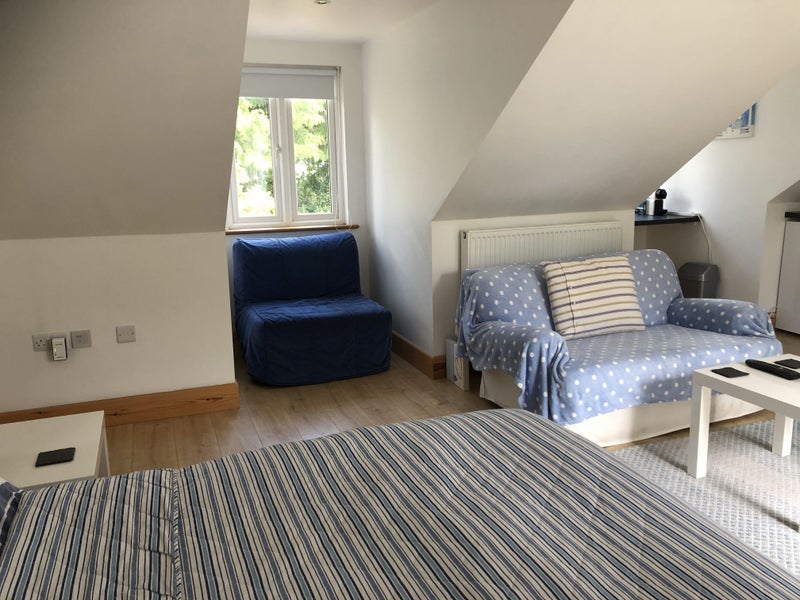 Flat Northleigh Lane in Furzehill