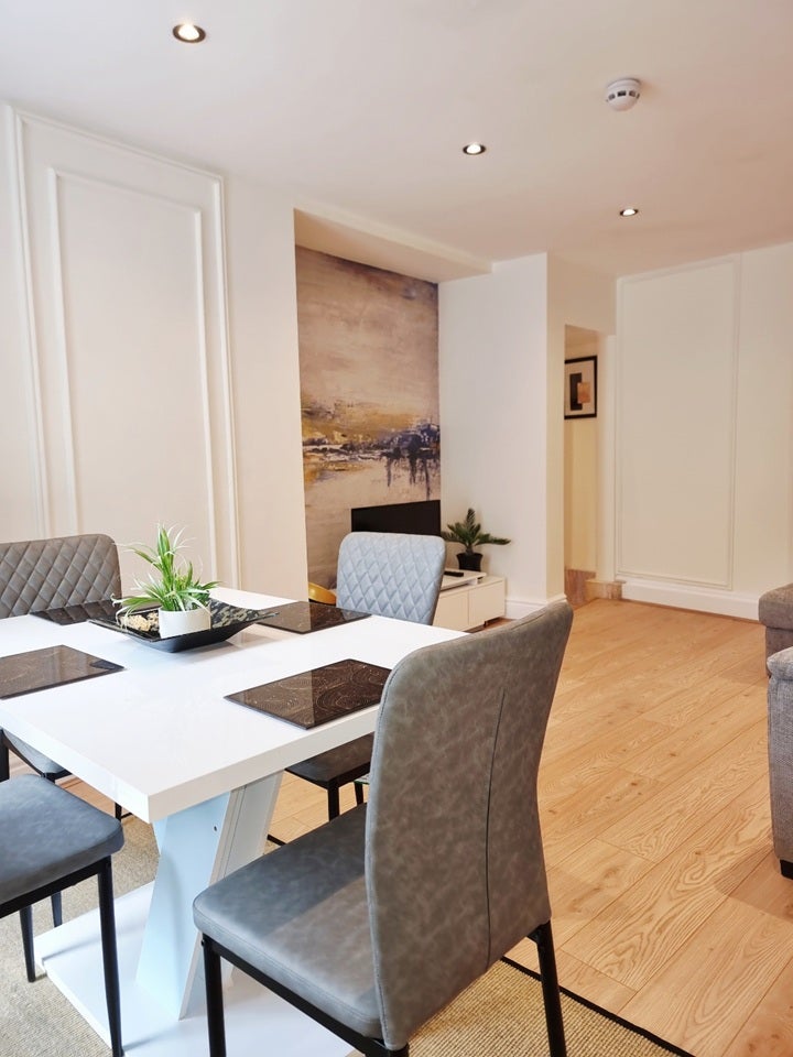 Flat Madrepore Road in Torquay