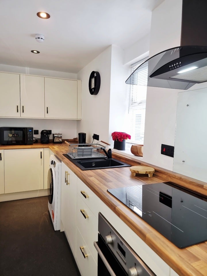 Flat Madrepore Road in Torquay