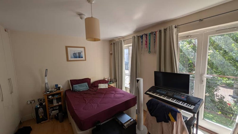 Room St. Davids Square in Greater London