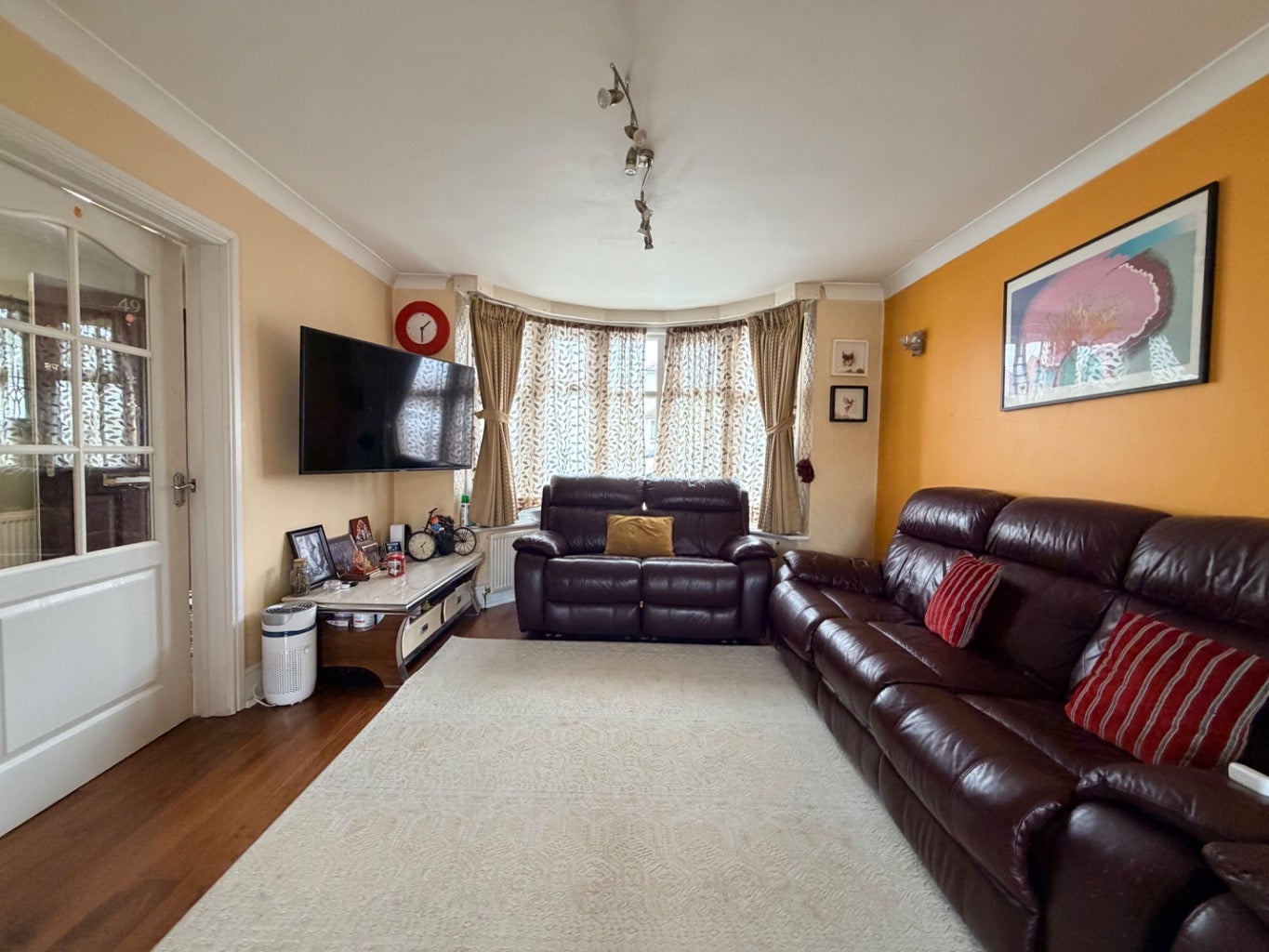 House Merlin Crescent in Greater London